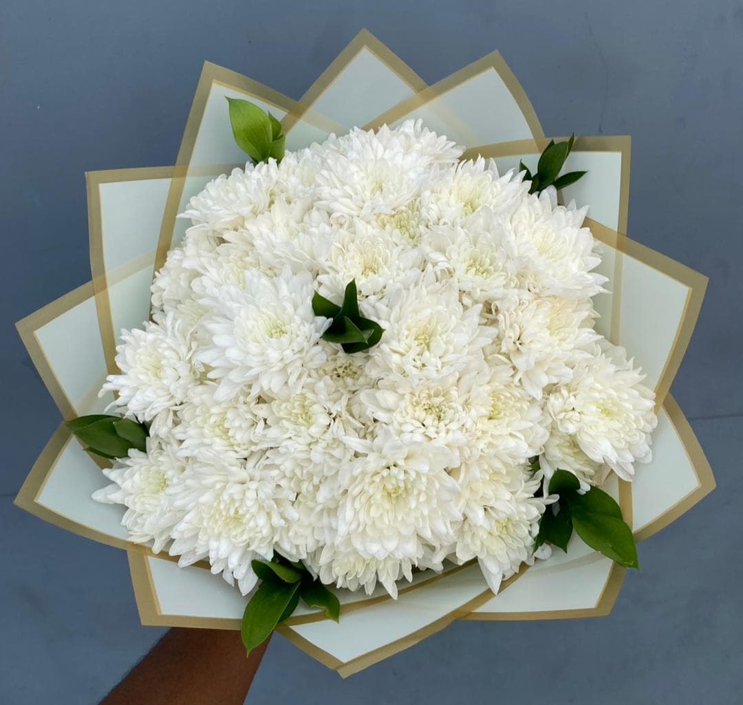 Adaline bouquet chrysanthemum