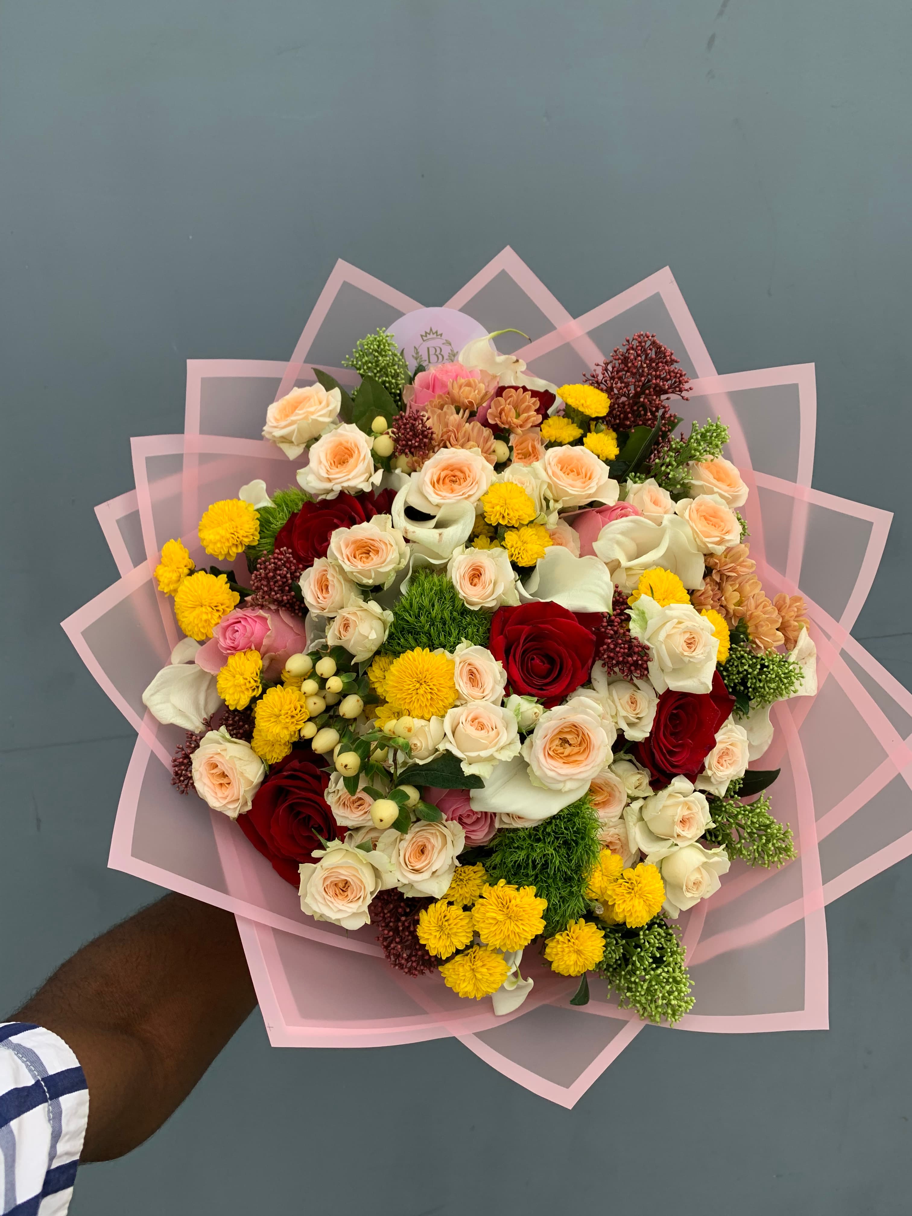 Mixed flowers arrangement